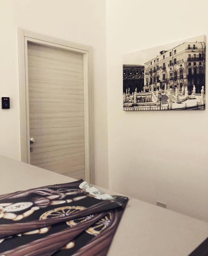 B&B Angolo83 Palermo Centro ภายนอก รูปภาพ